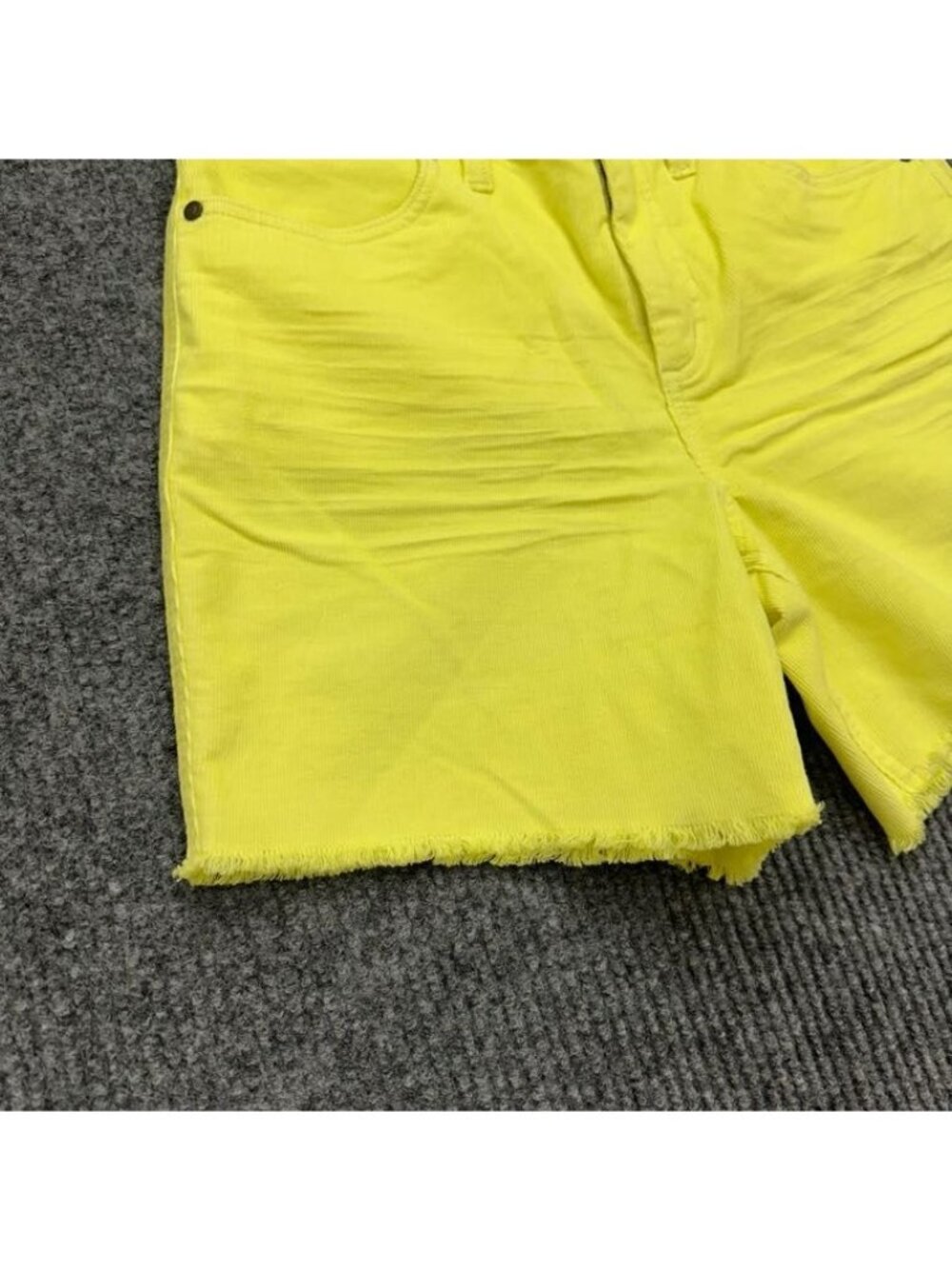 Carve Designs Oahu Citron Corduroy Cut Off Frayed Hem Shorts Preppy Womens sz 6 - Picture 4 of 9